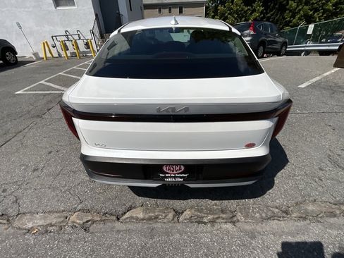 Used 2025 Kia K4 LXS image 3