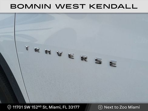 Used 2021 Chevrolet Traverse LS image 4