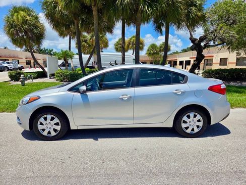 Used 2014 Kia Forte LX FWD image 5