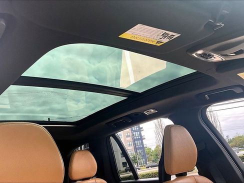 Used 2017 Volvo XC90 T6 Momentum w/ Vision Package image 22