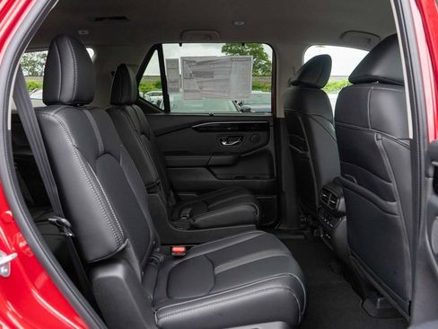 New 2025 Honda Pilot EX-L image 13