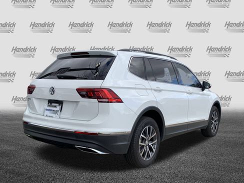 Used 2020 Volkswagen Tiguan SE w/ Panoramic Sunroof Package image 10