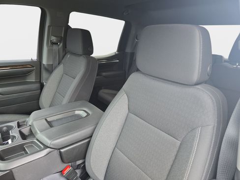 Used 2024 GMC Sierra 1500 Elevation w/ LPO, Elevation Black Package AWD/4WD image 10