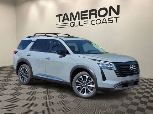 New 2026 Nissan Pathfinder Platinum image 1