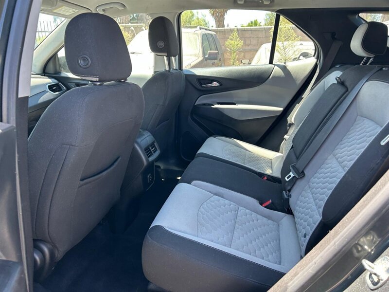 Used 2021 Chevrolet Equinox LS FWD image 27