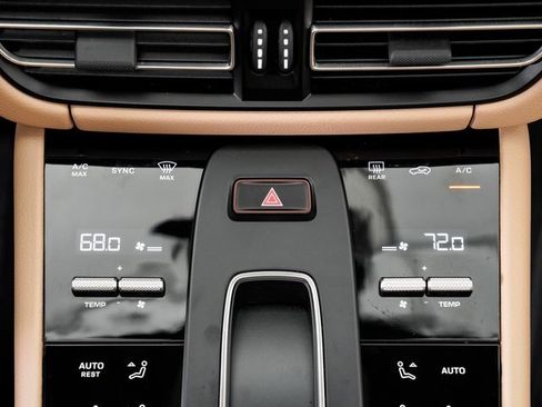 Used 2025 Porsche Macan image 20