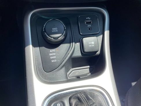 Used 2018 Jeep Compass Sport AWD/4WD image 34