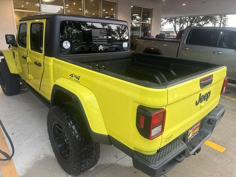 Used 2023 Jeep Gladiator Sport AWD/4WD image 7