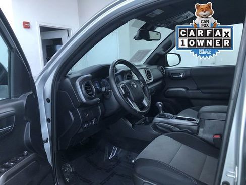 Used 2023 Toyota Tacoma TRD Off-Road image 2