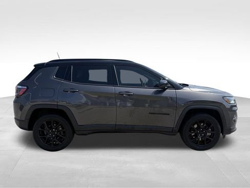 Used 2023 Jeep Compass Latitude w/ Sun and Sound Group AWD/4WD image 25
