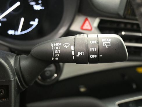 Used 2025 Toyota Sienna XLE w/ XLE Plus Package AWD/4WD image 21