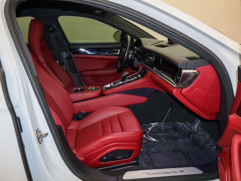 Used 2022 Porsche Panamera image 43