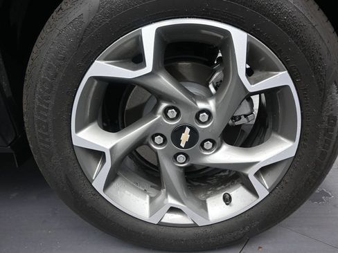 Used 2025 Chevrolet Trax LT FWD image 10