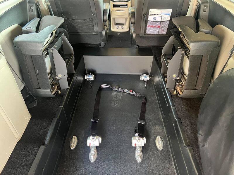 Used 2018 Dodge Grand Caravan SE w/ UConnect Hands-Free Group FWD image 36
