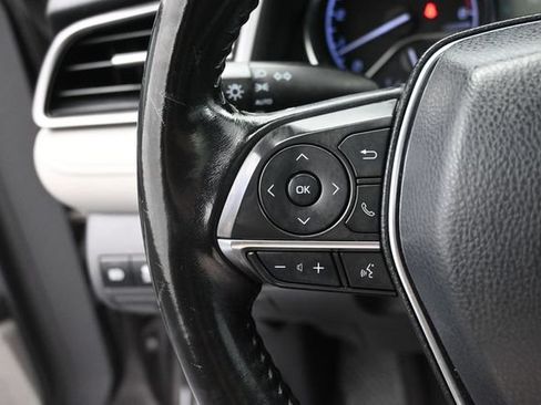 Used 2019 Toyota Camry XLE FWD image 3