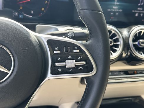 Used 2022 Mercedes-Benz GLB 250 4MATIC image 27