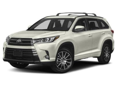 Certified 2019 Toyota Highlander SE w/ Nightshade Edition