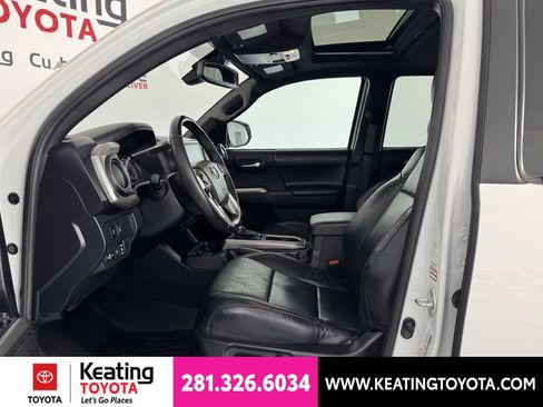 Used 2021 Toyota Tacoma Limited AWD/4WD image 13