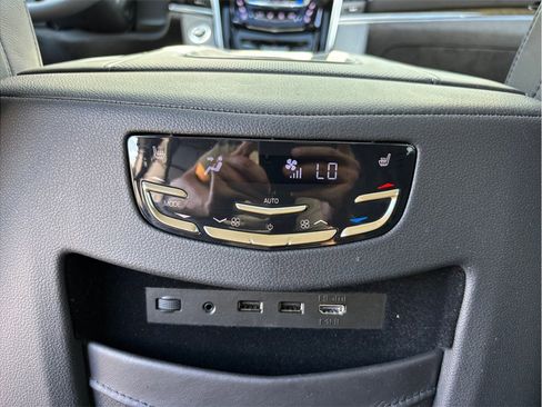 Used 2020 Cadillac Escalade Platinum AWD/4WD image 45