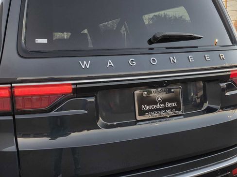 Used 2024 Jeep Wagoneer Series II w/ Flexible Seating Group image 32