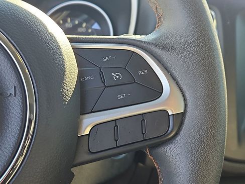 Used 2021 Jeep Compass Latitude AWD/4WD image 21