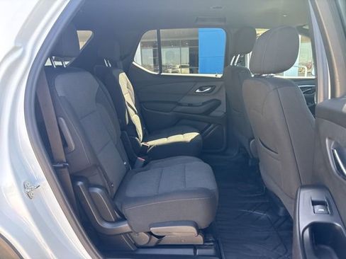 Used 2023 Chevrolet Traverse LT FWD image 21