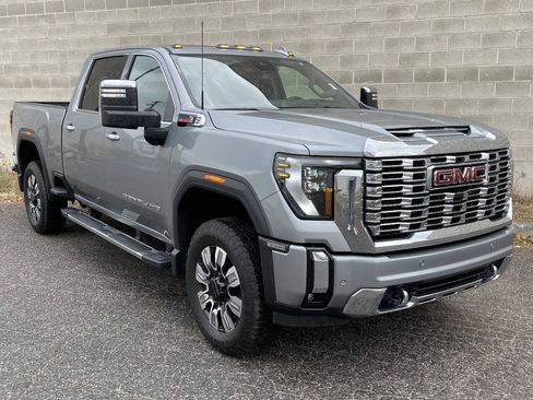 Used 2026 GMC Sierra 3500 Denali w/ Denali Reserve Package AWD/4WD image 5