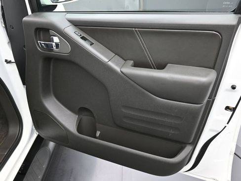 Used 2016 Nissan Frontier PRO-4X w/ Pro-4x Luxury Package AWD/4WD image 12