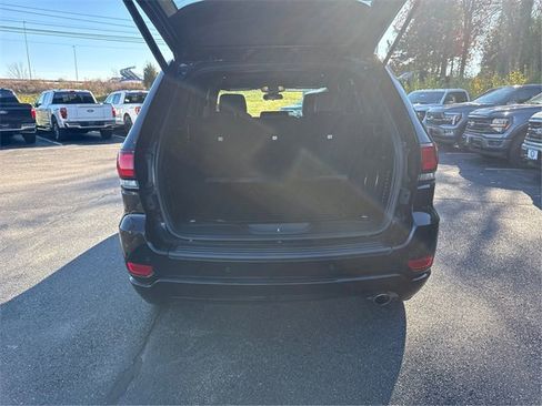 Used 2021 Jeep Grand Cherokee Laredo X image 11