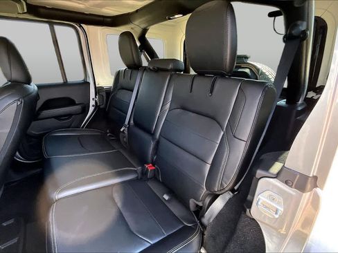 Used 2021 Jeep Wrangler Unlimited Sahara w/ Cold Weather Group AWD/4WD image 18