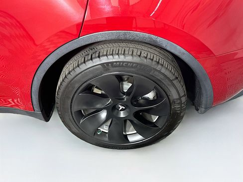 Used 2023 Tesla Model Y Long Range image 11