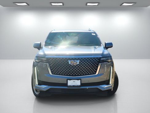 Certified 2022 Cadillac Escalade Premium Luxury w/ Performance Package AWD/4WD image 2