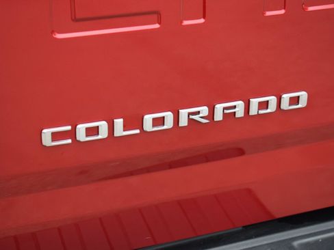 Used 2021 Chevrolet Colorado Z71 AWD/4WD image 13