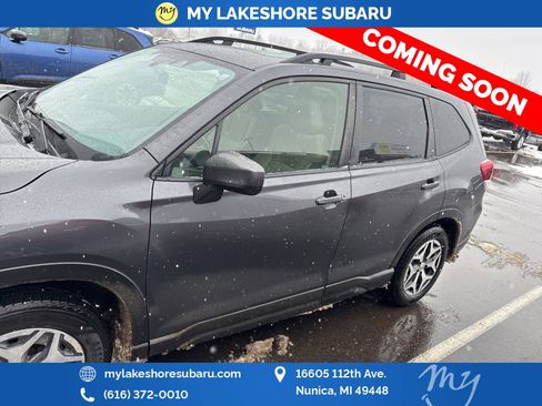 Used 2022 Subaru Forester Premium image 4