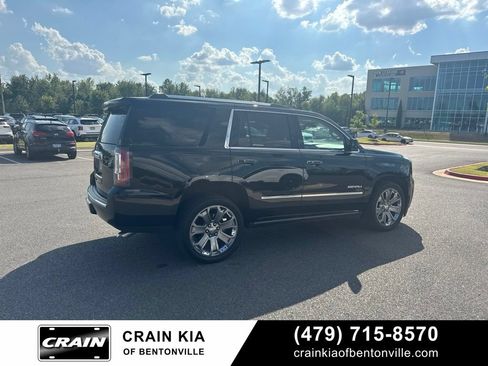 Used 2015 GMC Yukon Denali w/ Premium Package AWD/4WD image 4