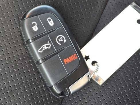 Used 2022 Dodge Challenger R/T w/ Plus Package image 39