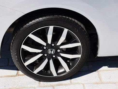 Used 2015 Honda Civic EX-L image 40