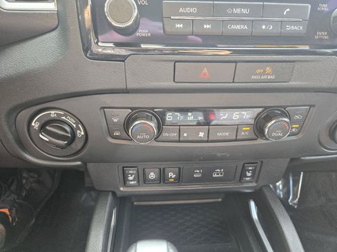 Used 2023 Nissan Frontier SV w/ SV Convenience Package AWD/4WD image 19