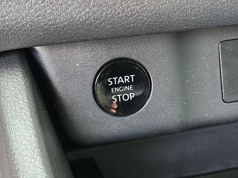 Used 2024 Nissan Rogue SV FWD image 20