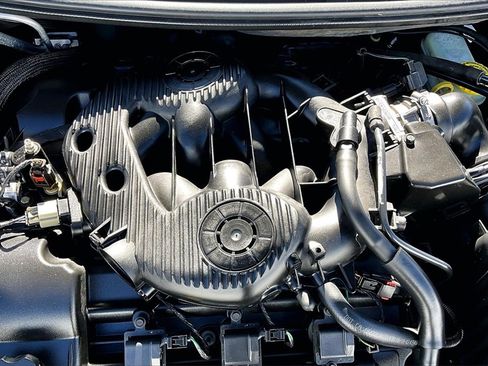 Used 2004 Chrysler Sebring LXi image 35