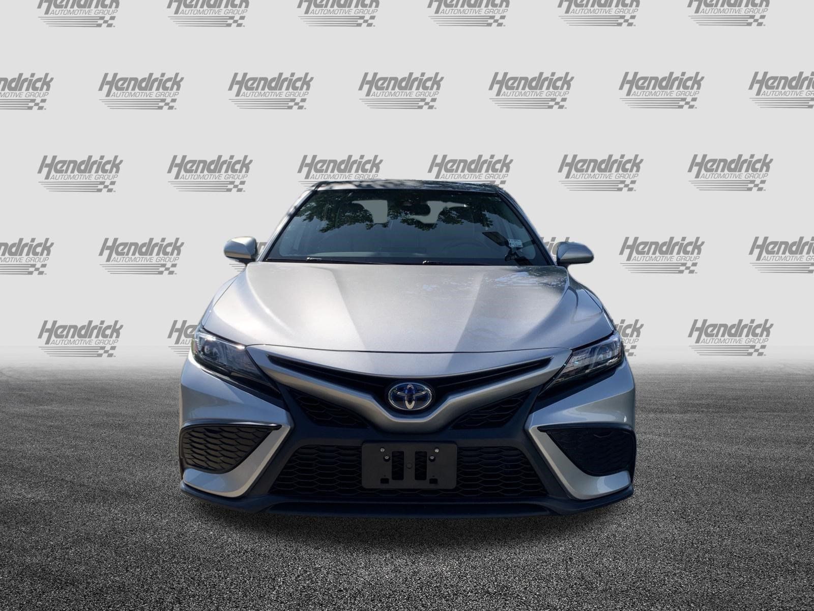 Used 2023 Toyota Camry SE FWD image 3