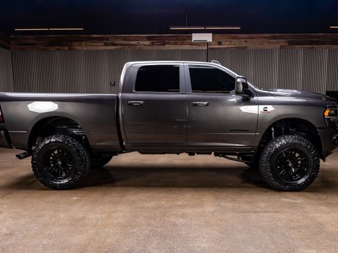 Used 2024 RAM 2500 Laramie w/ Night Edition AWD/4WD image 11