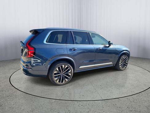 Certified 2025 Volvo XC90 B5 Plus image 4