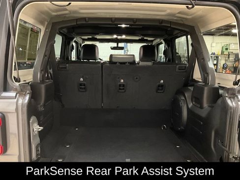 Used 2021 Jeep Wrangler Unlimited Sahara w/ Cold Weather Group image 14