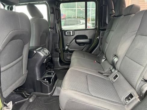 Used 2022 Jeep Gladiator Sport image 8
