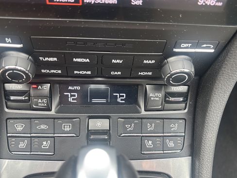Used 2024 Porsche 718 Cayman RWD image 17