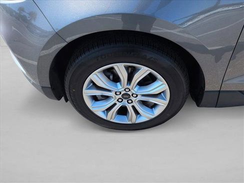 Used 2024 Ford Edge Titanium image 23