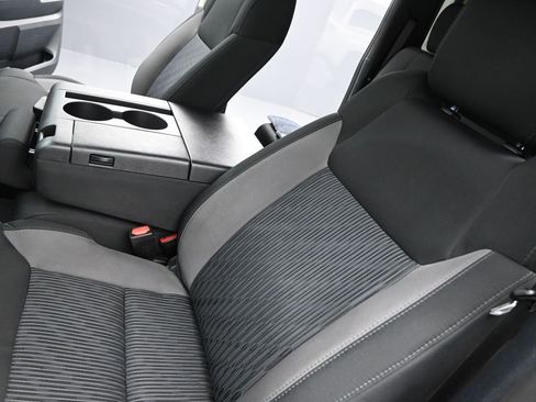 Used 2016 Toyota Tundra SR5 image 9