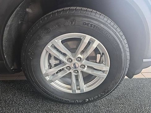 Used 2021 Ford Explorer XLT w/ Equipment Group 202A AWD/4WD image 38