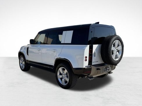 Used 2025 Land Rover Defender 110 X-Dynamic SE AWD/4WD image 3